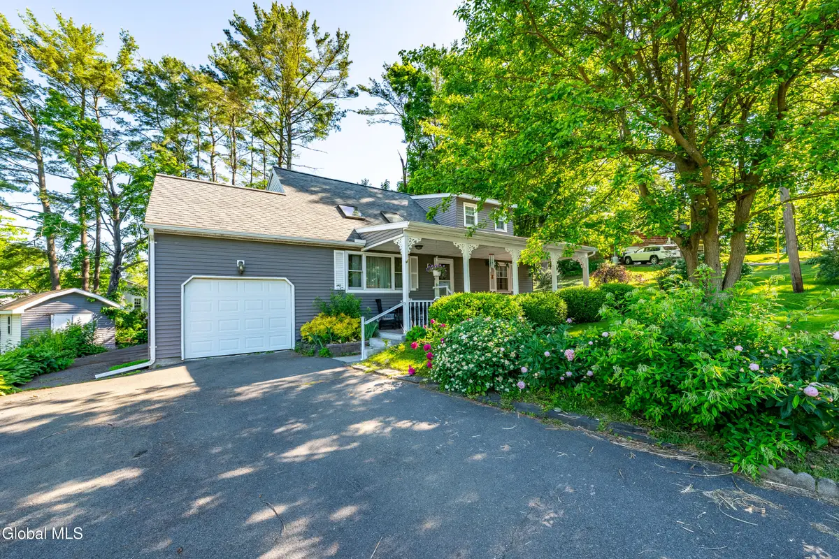 102 Marl Circle, Ravena, NY 12143 - #1