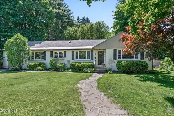 6 Foxhall Drive, Saratoga Springs, NY 12866