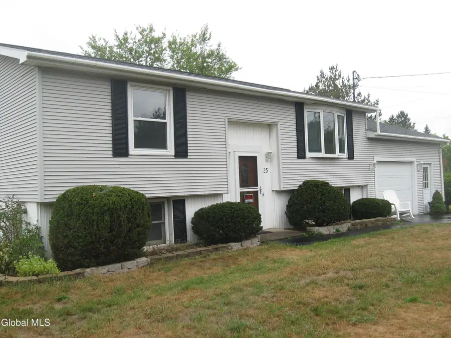 25 Abbott Drive, Poestenkill, NY 12140 - #3