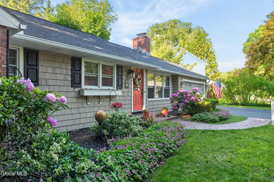 2 Avon Road, Bethlehem, NY 12054 - #2