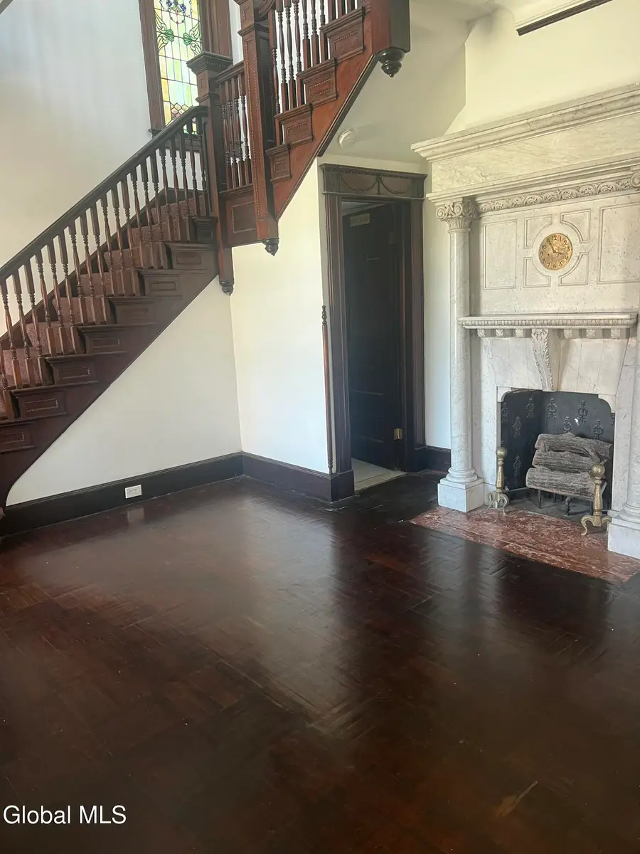 17 Mohawk Place, Amsterdam, NY 12010 - #2