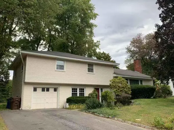 79 Devon Road, Bethlehem, NY 12054