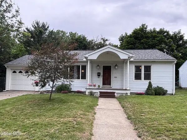 905 3rd Avenue, Troy, NY 12182