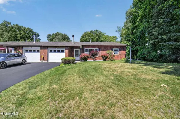2B Deer Creek, Clifton Park, NY 12065