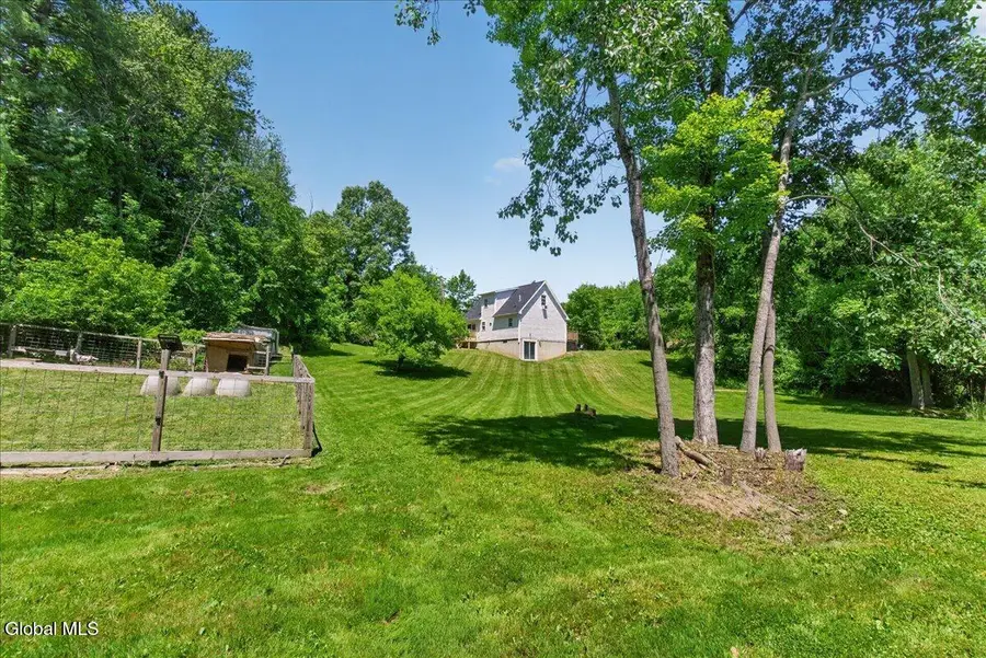 131 Calhoun Drive, Schaghticoke, NY 12182 - #2