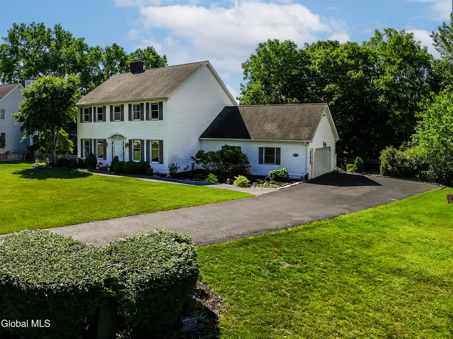 14 Edgewater Court, Colonie, NY 12189 - #2
