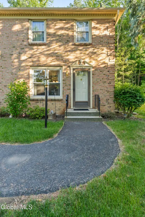 174 Williamsburg Court, Albany, NY 12203