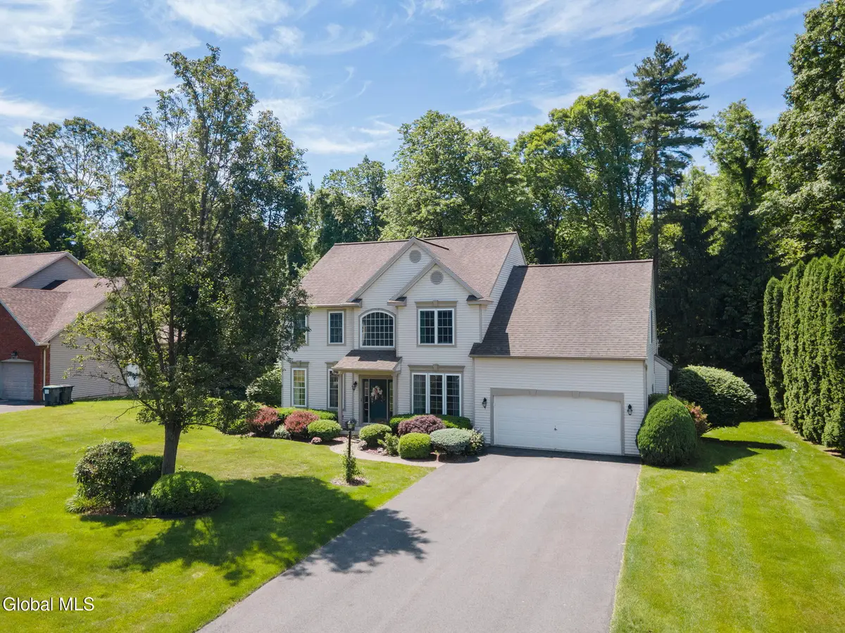46 Mann Boulevard, Halfmoon, NY 12065 - #1