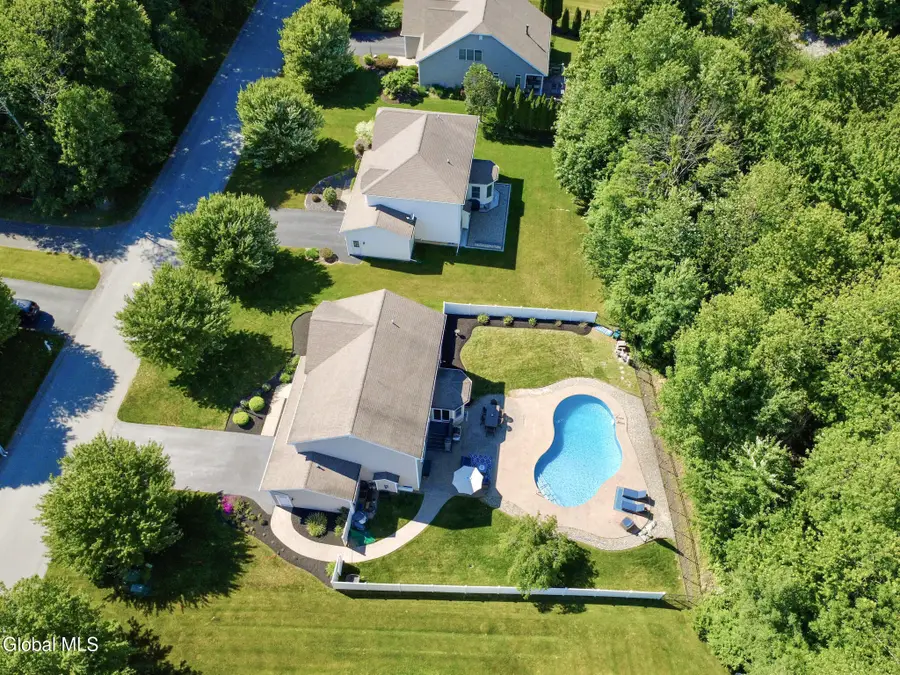 56 Chatsworth Way, Clifton Park, NY 12065 - #3