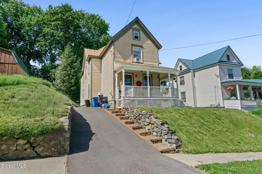 32 5th Street, Gloversville, NY 12078 - #3