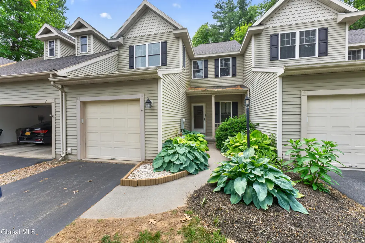 4 Killarney Court, Saratoga Springs, NY 12866 - #1