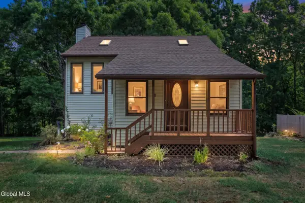 1007 Chamberlin Hill Rd Extension, Sand Lake, NY 12196
