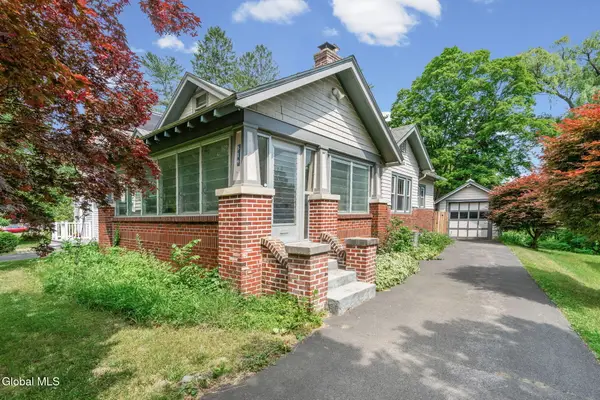 519 Kenwood Avenue, Bethlehem, NY 12054