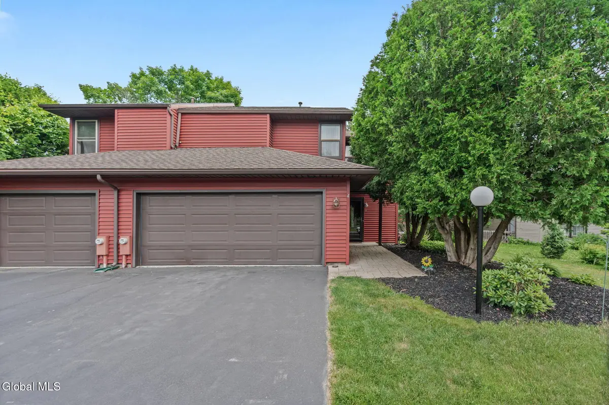 4 Oxford Road, Slingerlands, NY 12159 - #1