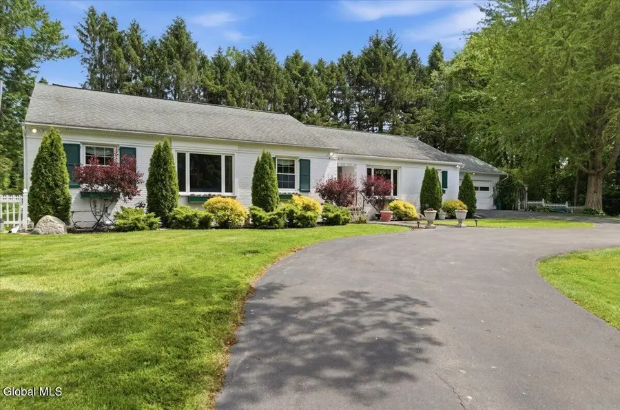 917 Londonderry Court, Schenectady, NY 12309 - #2