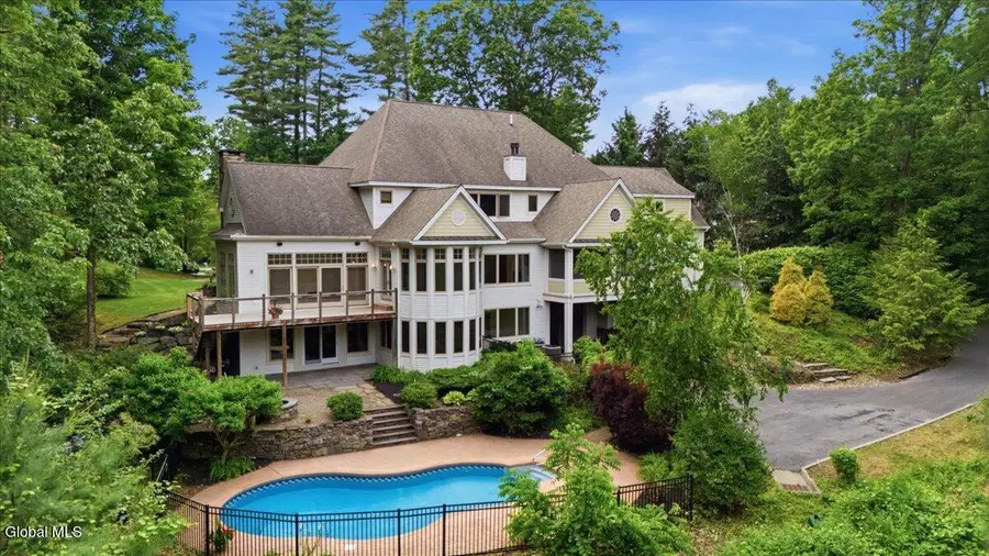 6 Cherry Tree Lane, Saratoga Springs, NY 12866 - #3