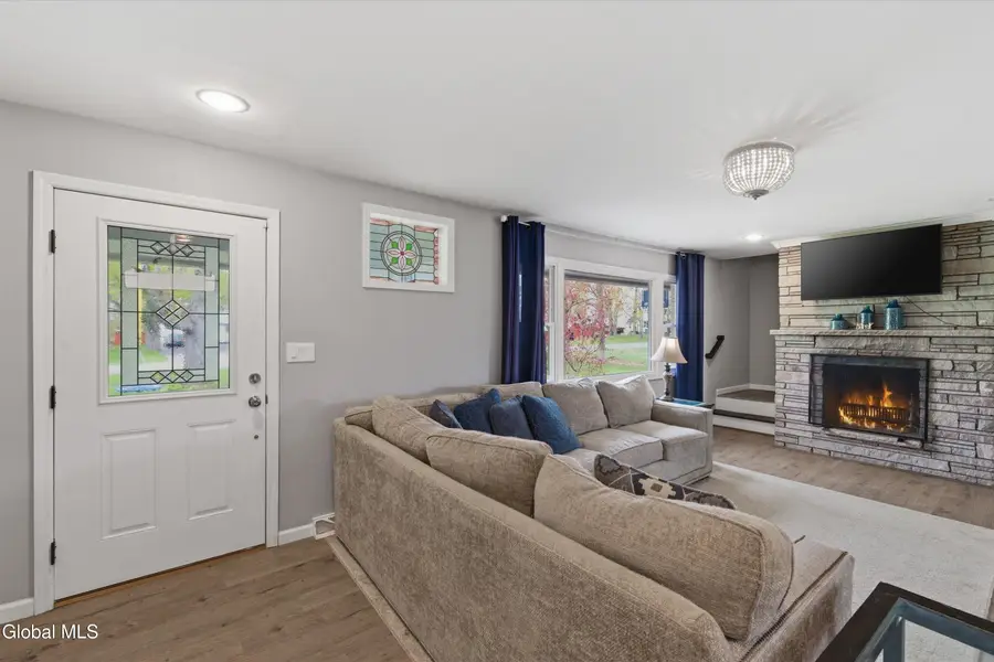 107 Ashdown Road, Clifton Park, NY 12019 - #3