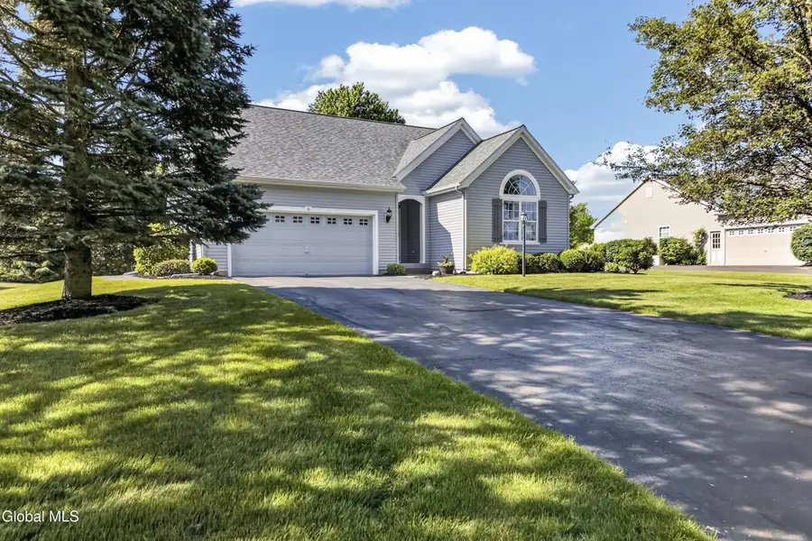 6 Danbury Court, Clifton Park, NY 12065 - #3