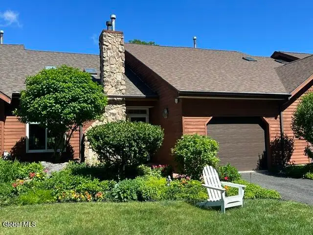 12 Lillian Lane, Troy, NY 12180 - #1