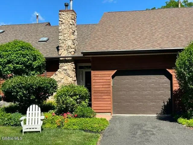 12 Lillian Lane, Troy, NY 12180 - #2