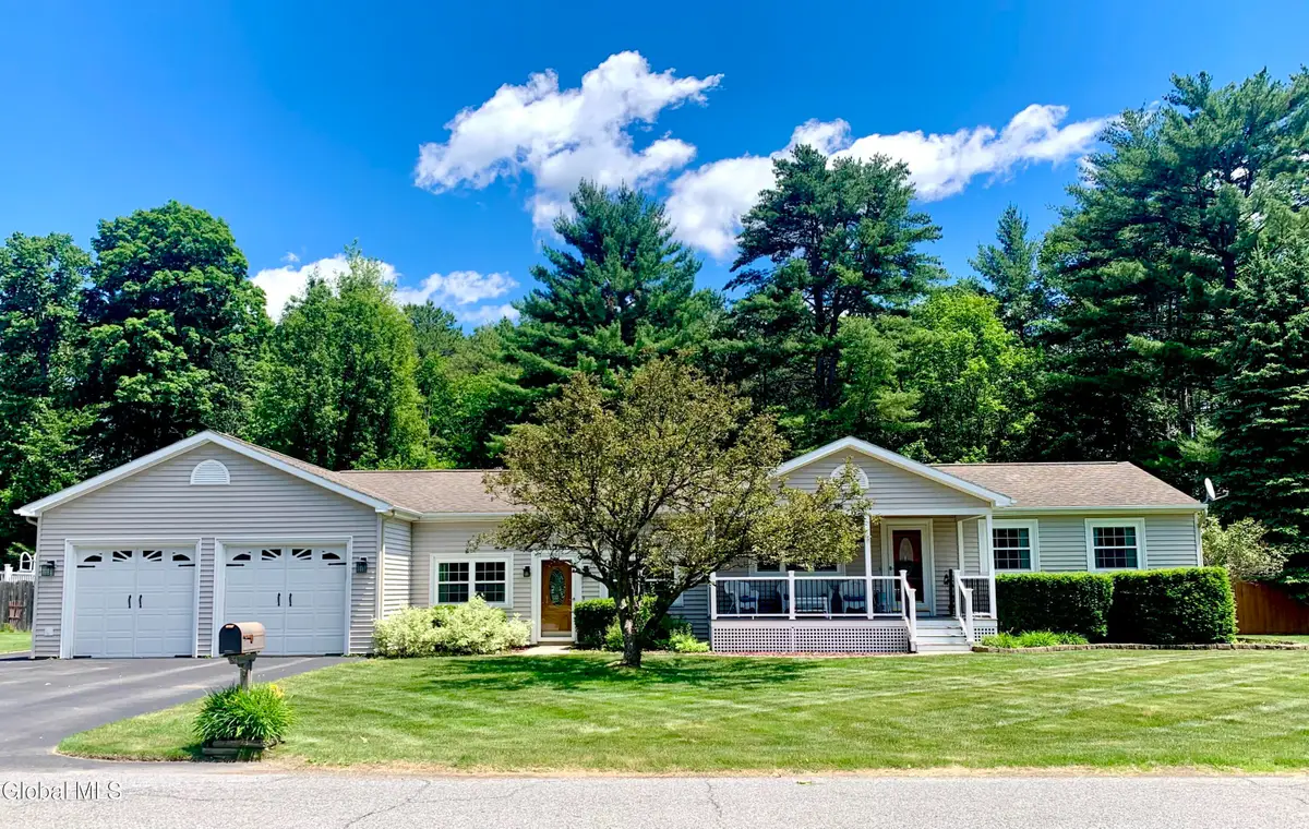 15 Algonquin Drive, Queensbury, NY 12804 - #1