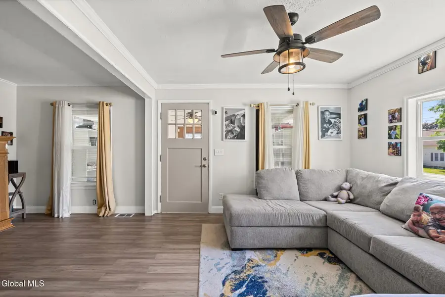 3037 Cox Avenue, Rotterdam, NY 12306 - #3