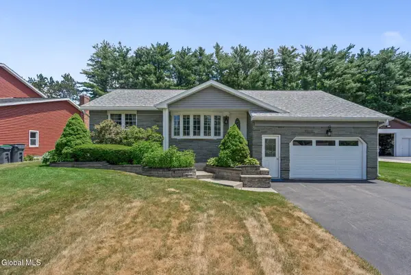 1037 St Lucille Drive, Rotterdam, NY 12306