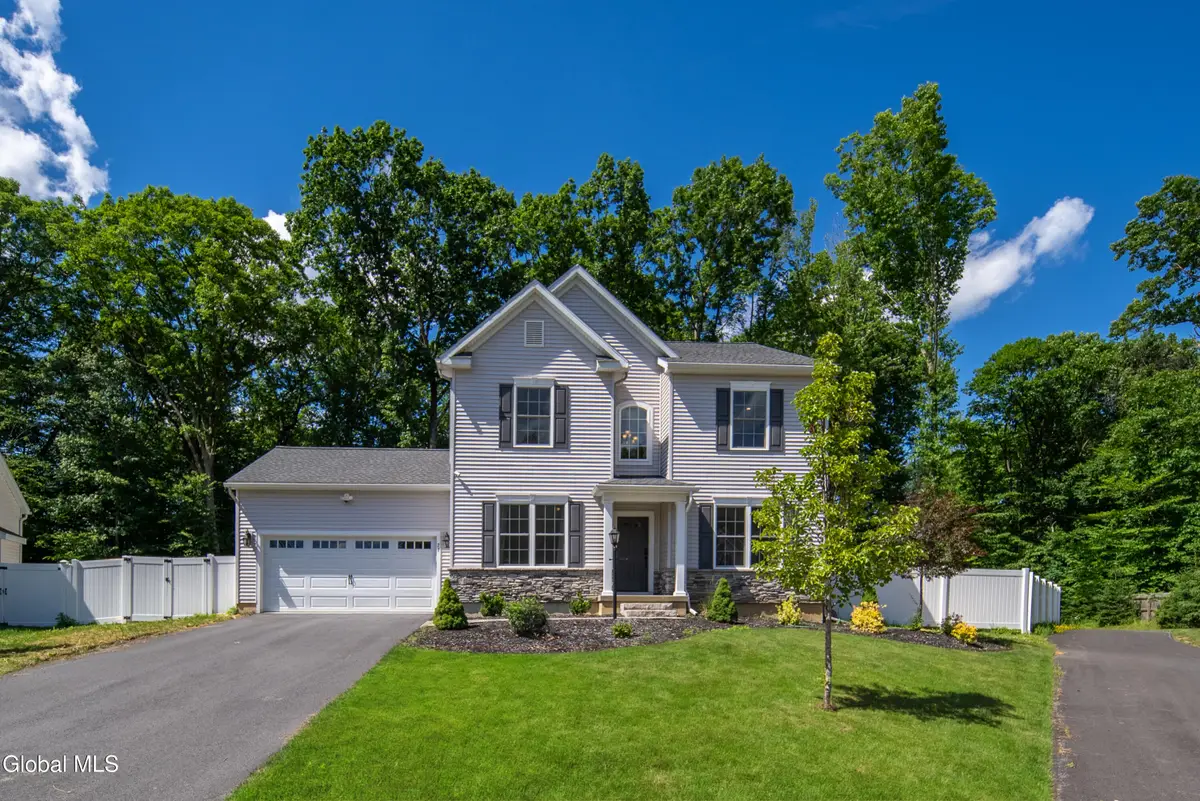 27 Spencer Street, Clifton Park, NY 12065 - #1