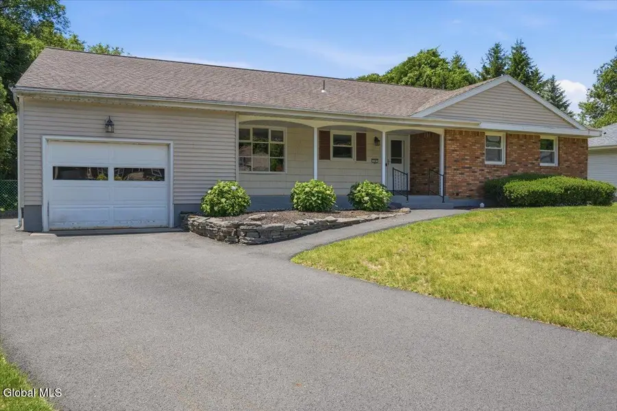 19 Ethel Drive, Loudonville, NY 12211 - #3