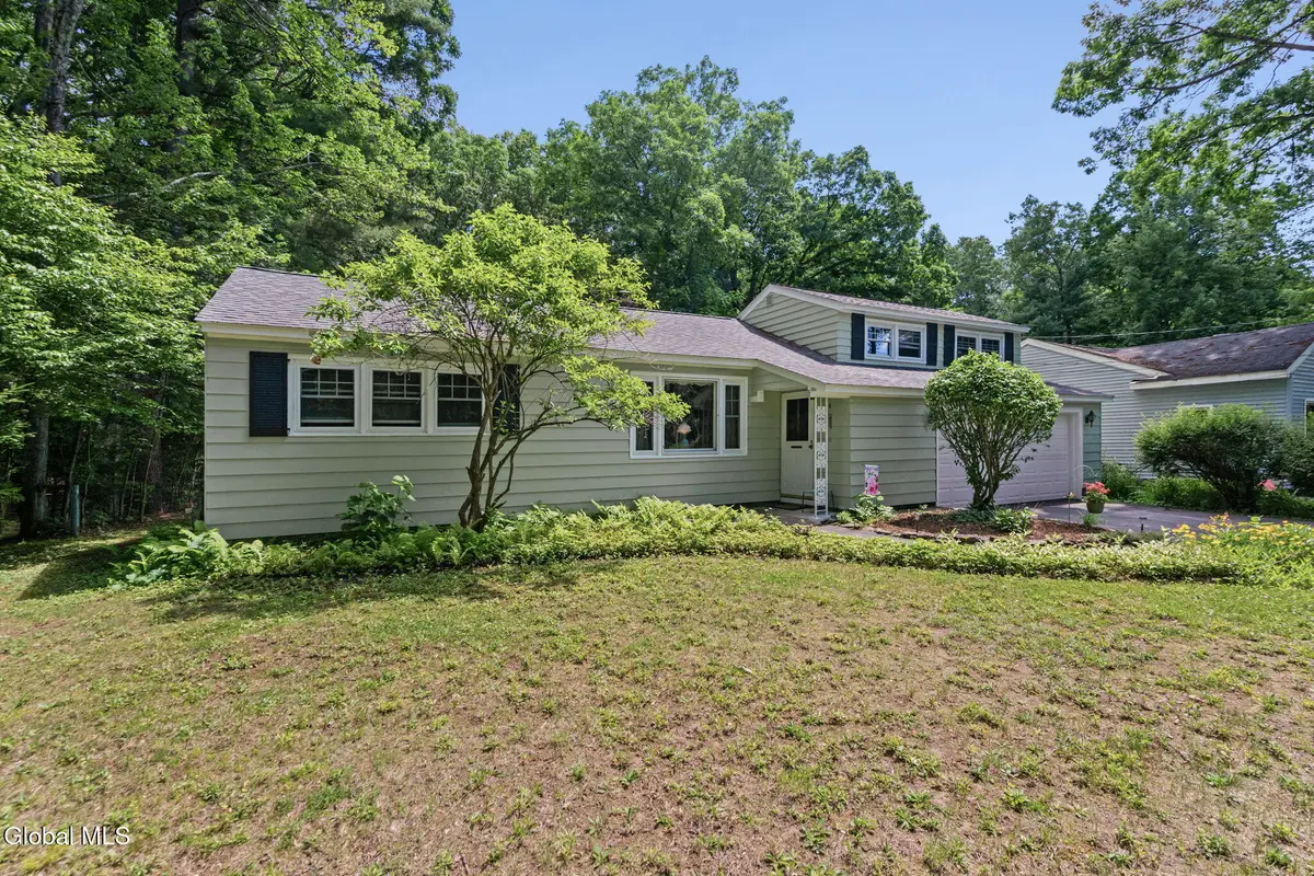 24 Ellen Lane, Glenville, NY 12302 - #1