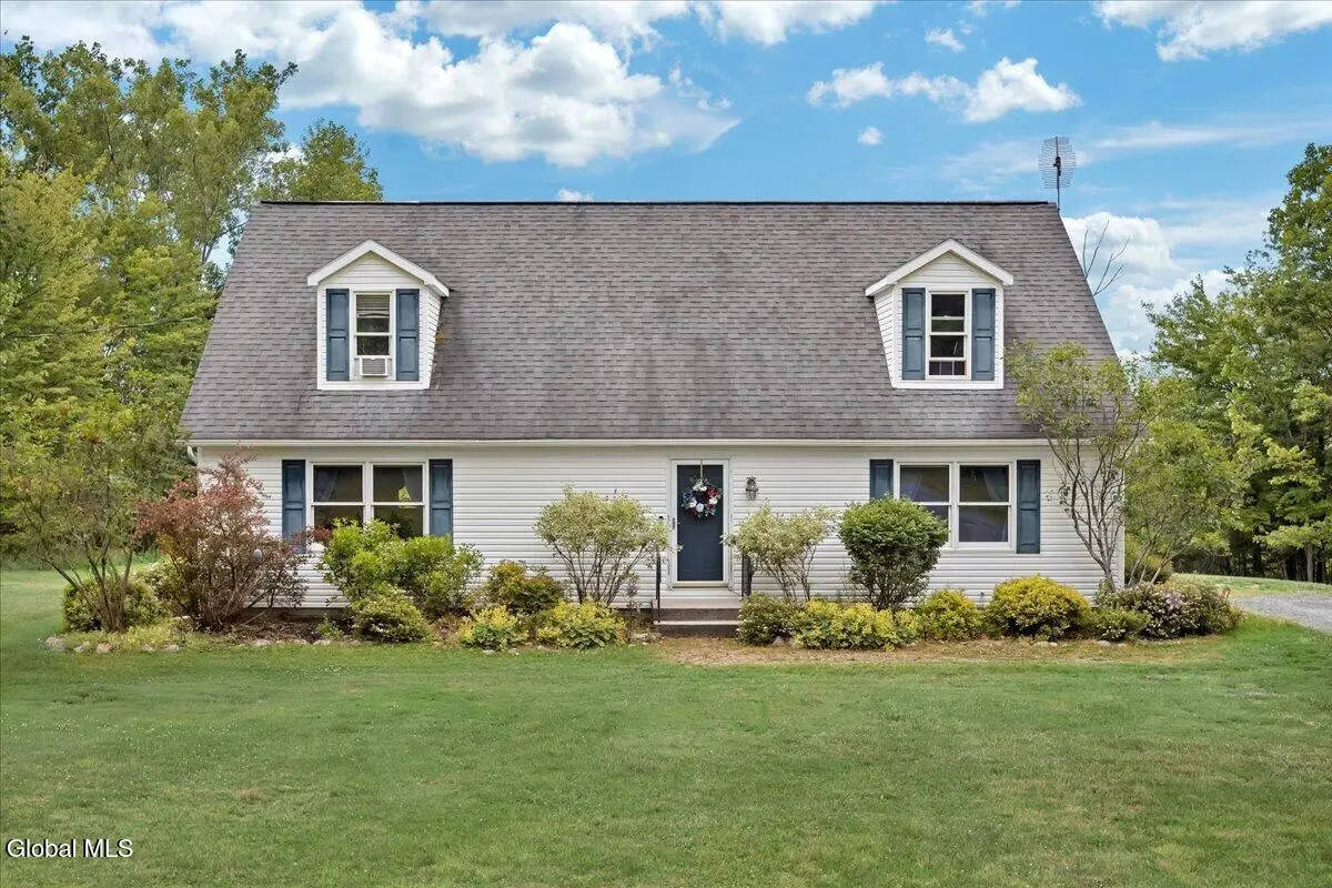 53 N Nassau Lane, Averill Park, NY 12018 - #1