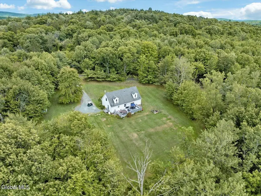 53 N Nassau Lane, Averill Park, NY 12018 - #2