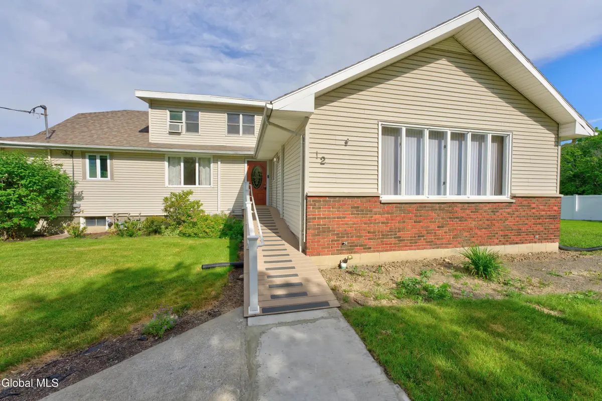 12 Glenwood Road, North Greenbush, NY 12180 - #1