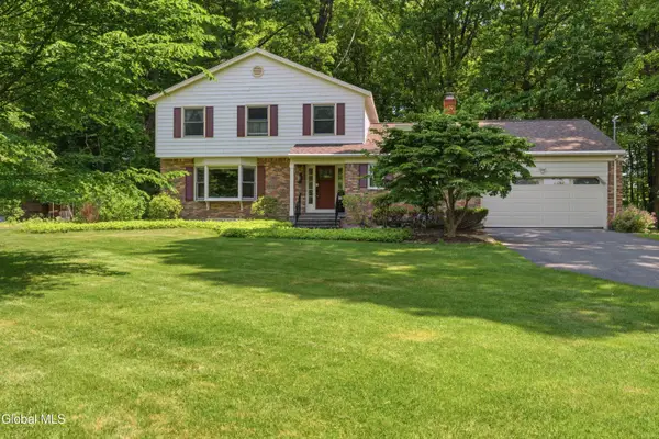 29 Stony Brook Drive, Rexford, NY 12148