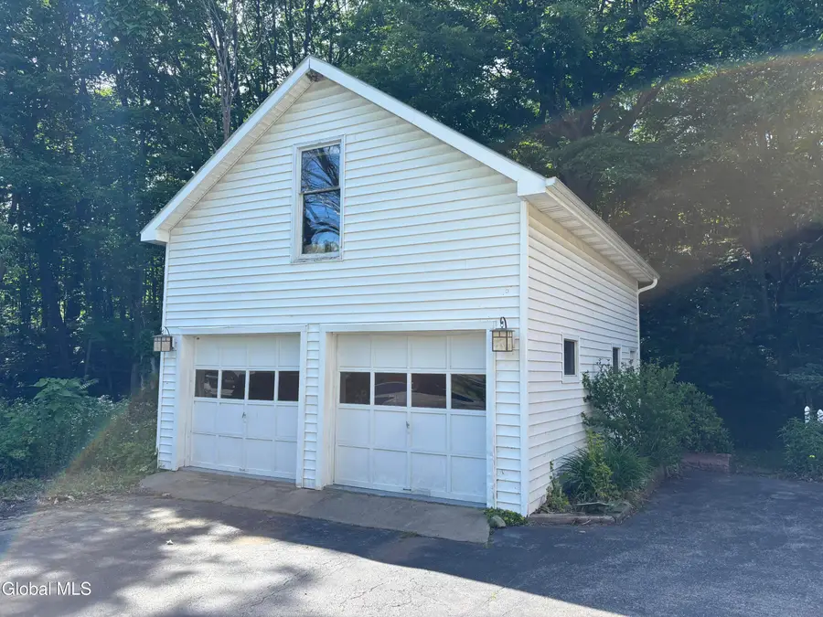 31 Taborton Road, Sand Lake, NY 12153 - #3