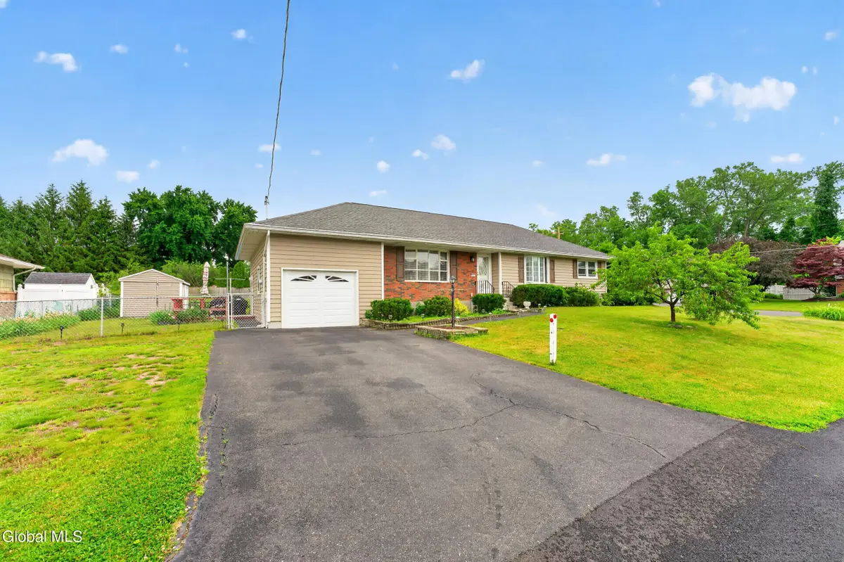 4 Marietta Drive, Colonie, NY 12205 - #1