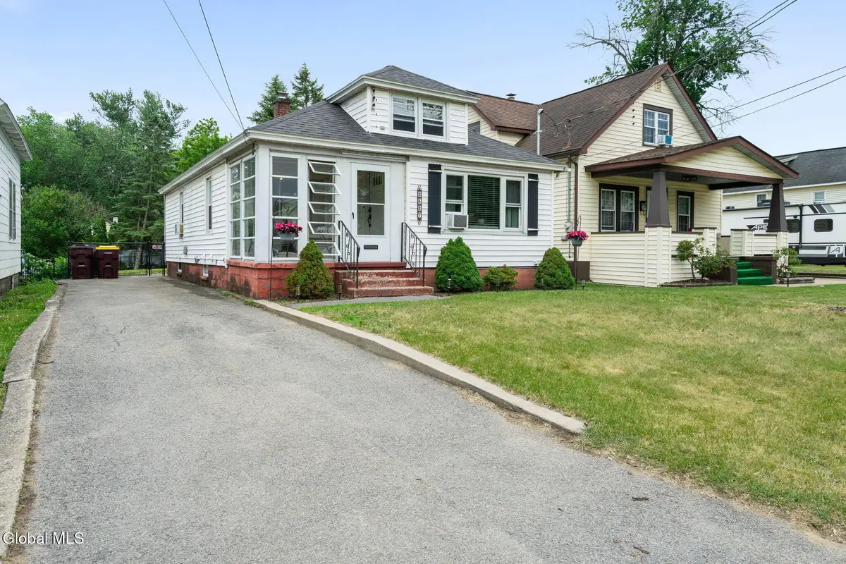 2527 1st Avenue, Rotterdam, NY 12303 - #1