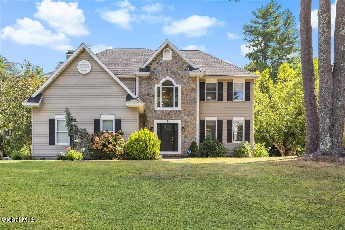 7 Seneca Court, Slingerlands, NY 12159 - #1