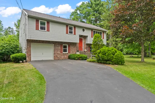 22 Altamont Avenue, Colonie, NY 12205