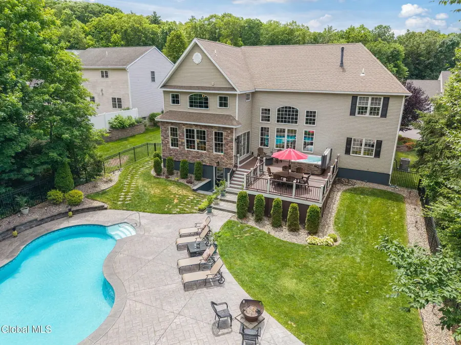 35 Shinnecock Hills Drive, Colonie, NY 12205 - #2