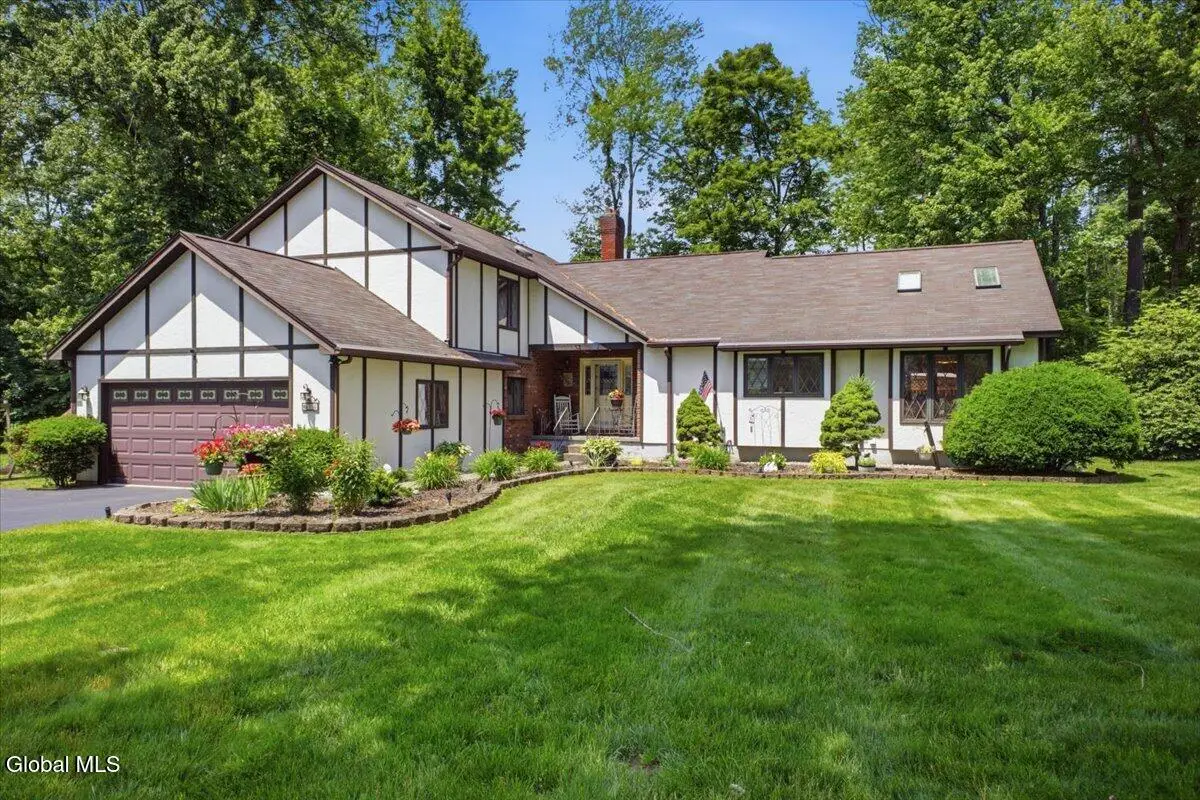 14 Cathedral Court, Clifton Park, NY 12065 - #1