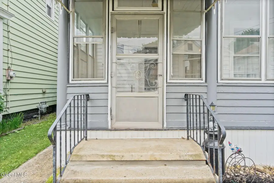 215 6th Avenue, Watervliet, NY 12189 - #3
