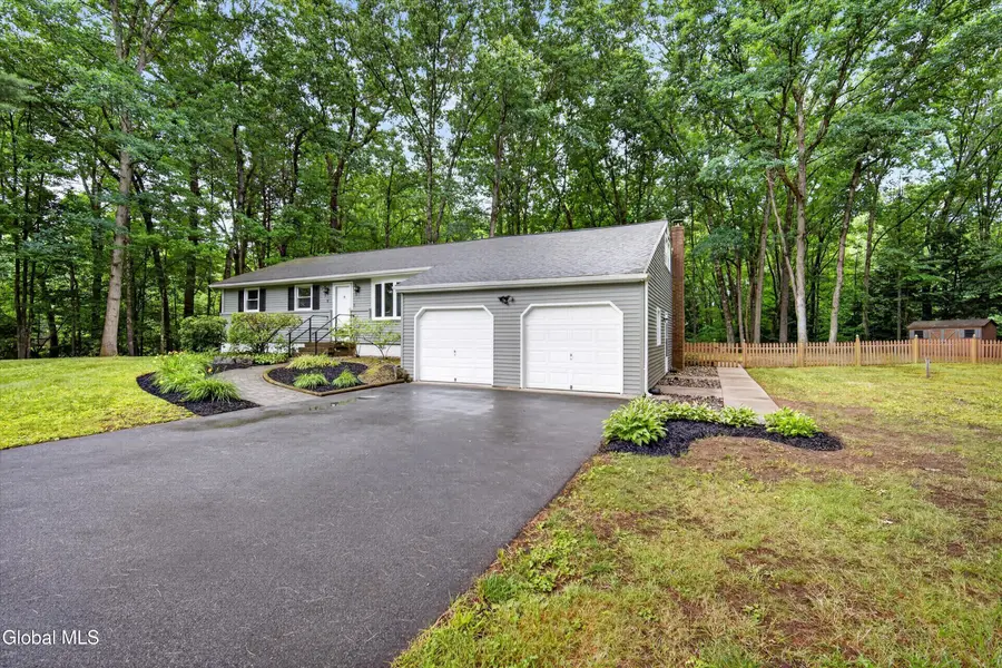 8 Cedarcrest Drive, Wilton, NY 12866 - #2