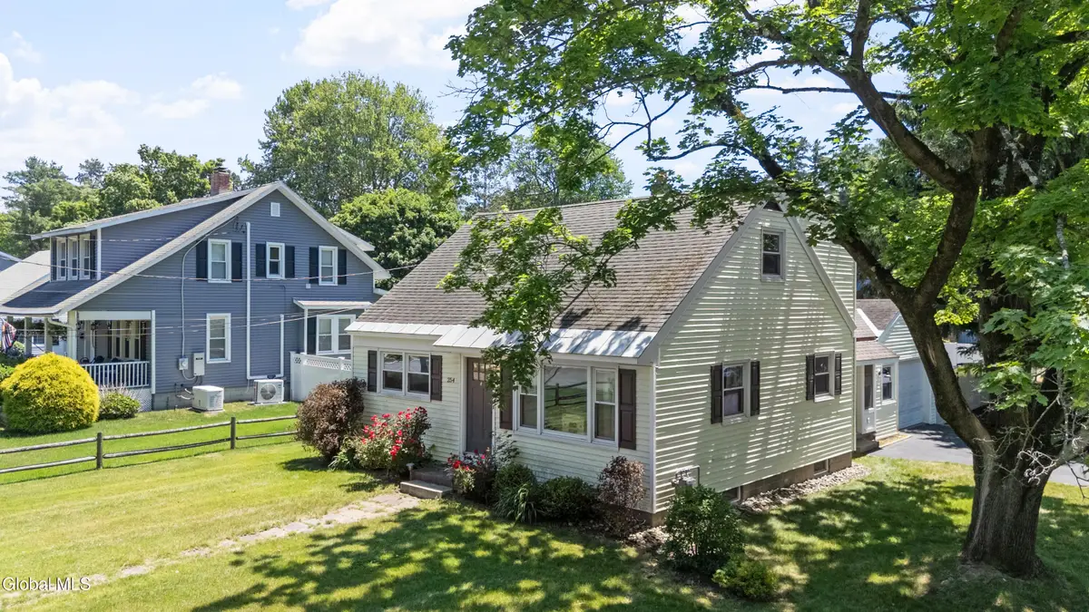 254 Kenwood Avenue, Bethlehem, NY 12054 - #1