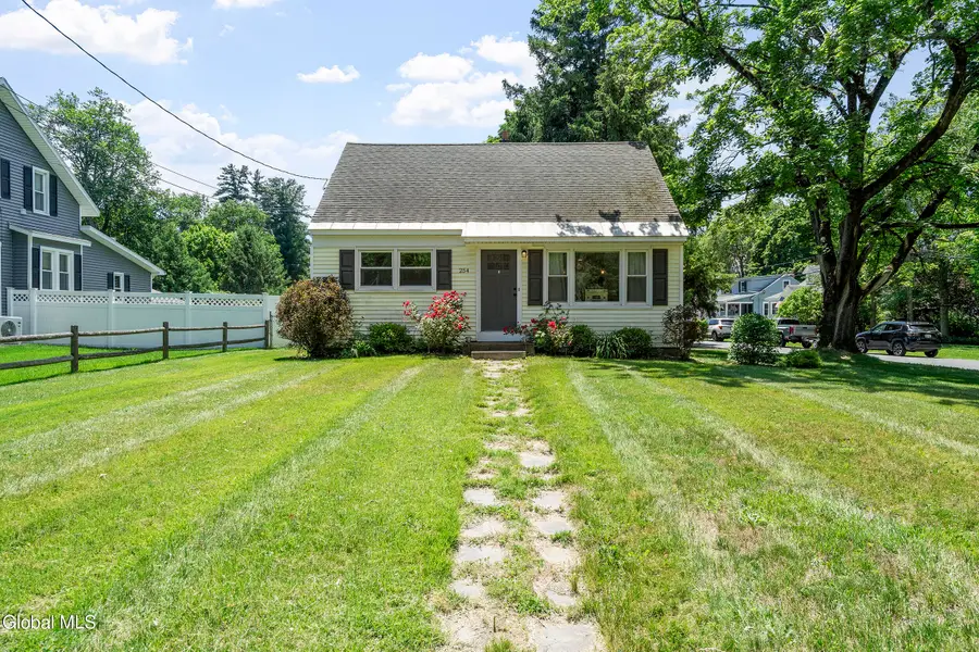 254 Kenwood Avenue, Bethlehem, NY 12054 - #3