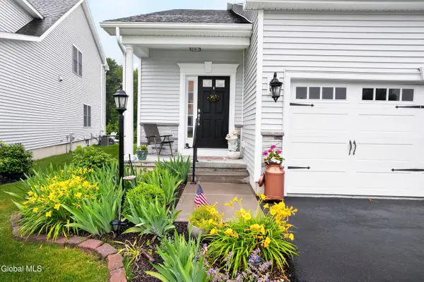 16 Joshua Place, Bethlehem, NY 12077