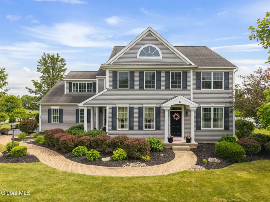 37 Farmview Lane, Halfmoon, NY 12188 - #2