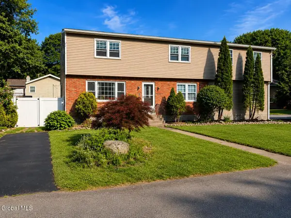 8 Emerson Drive, Colonie, NY 12110