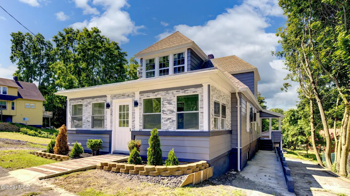 9 Mccleary Avenue, Amsterdam, NY 12010 - #1