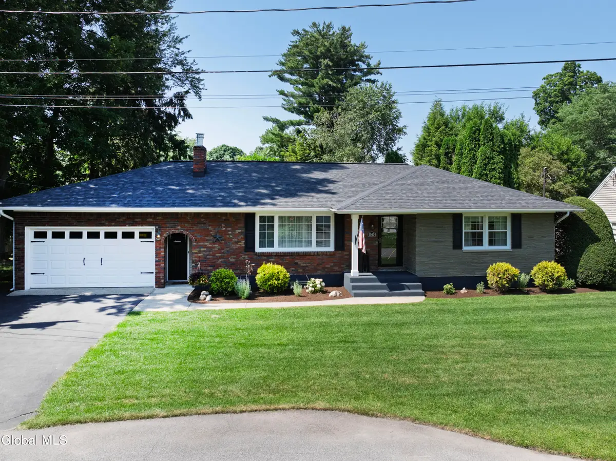 1040 John Alden Lane, Rotterdam, NY 12306 - #1